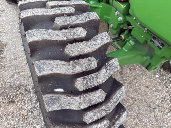 John Deere 5060E