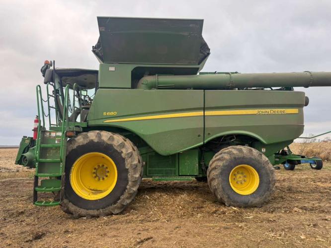 John Deere S680