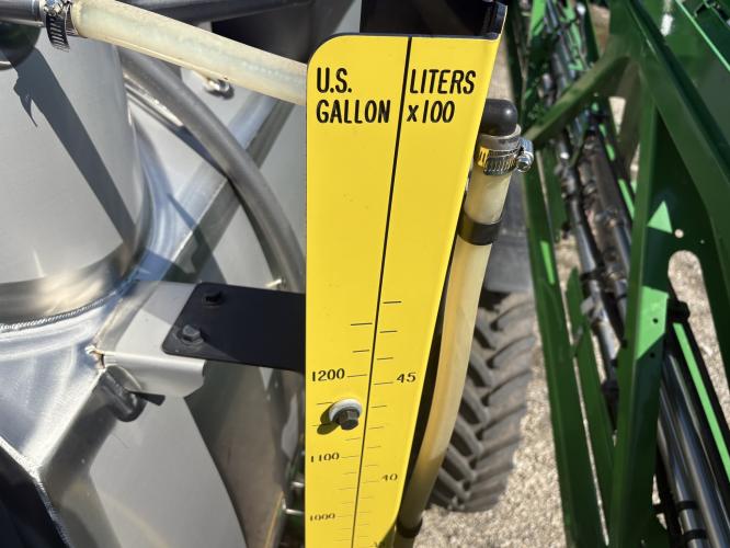 John Deere 412R