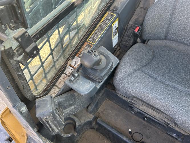 John Deere 333G