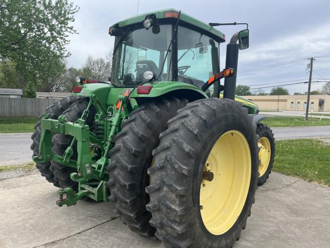 John Deere 8320