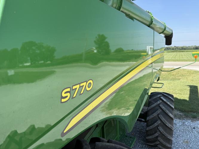 John Deere S770