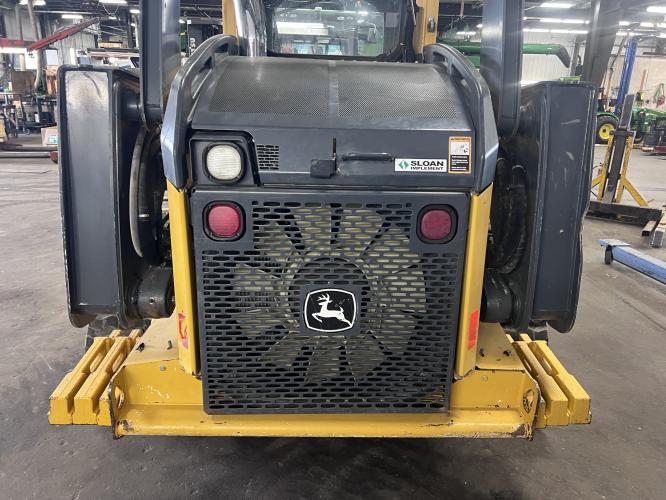 John Deere 333E
