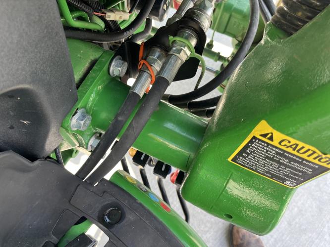 John Deere 3039R