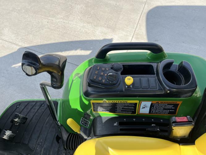 John Deere 3039R