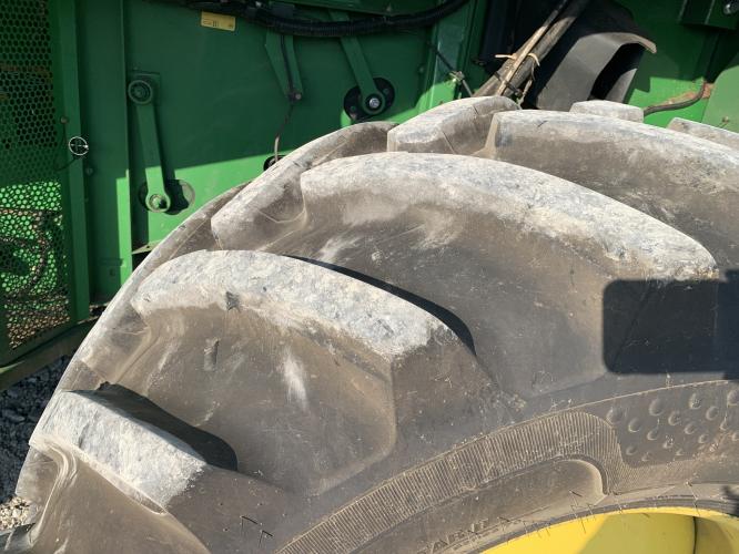 John Deere S660