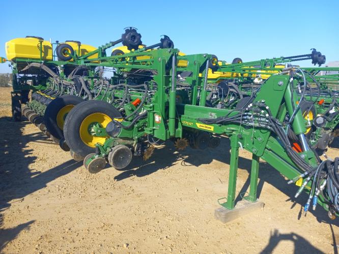 John Deere 1775NT