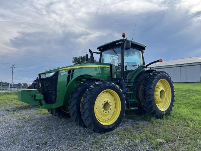 John Deere 8320R