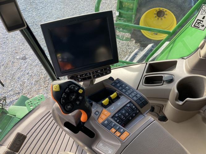 John Deere S790