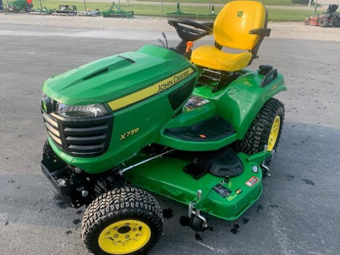John Deere X739