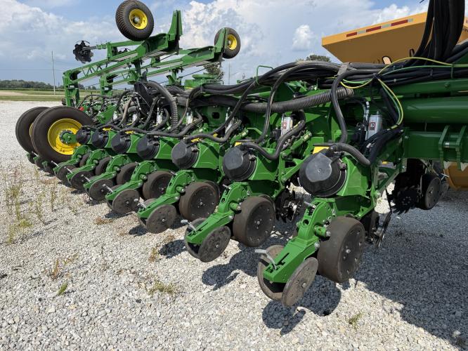 John Deere 1775NT