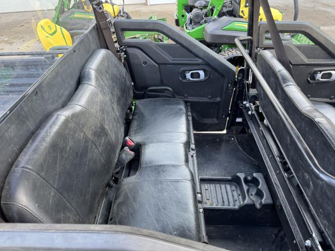 John Deere XUV825M S4