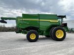 John Deere S7 700