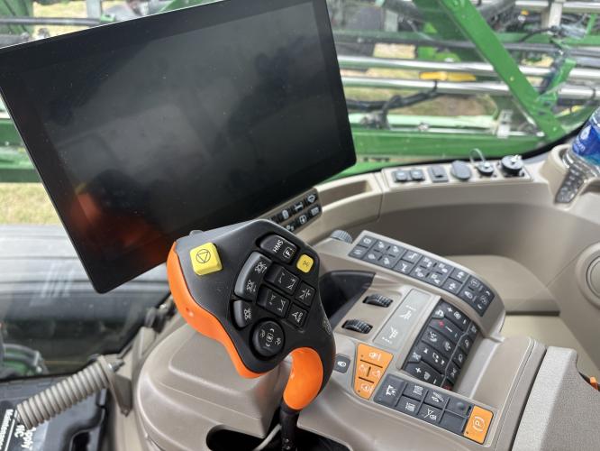 John Deere 412R