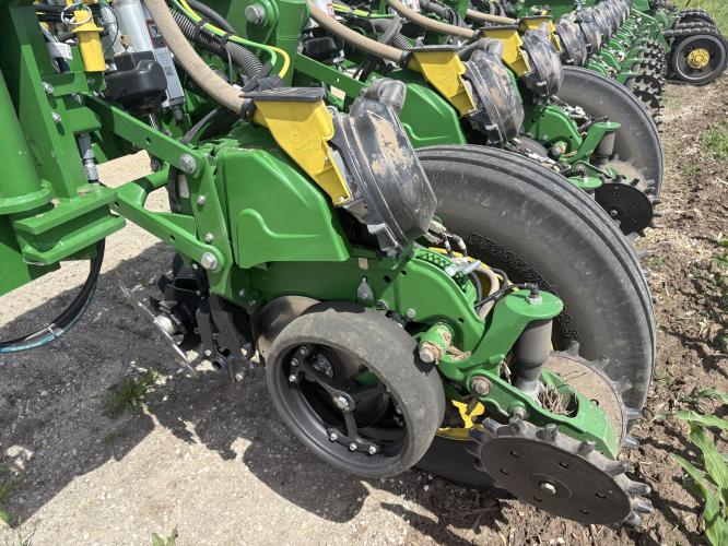 John Deere 1775NT