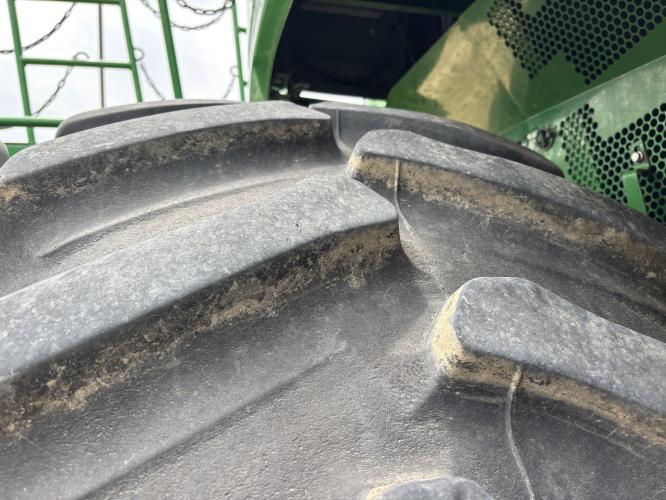John Deere S680