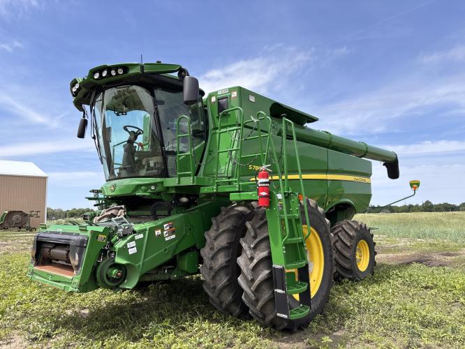 John Deere S780