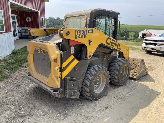 Gehl V230