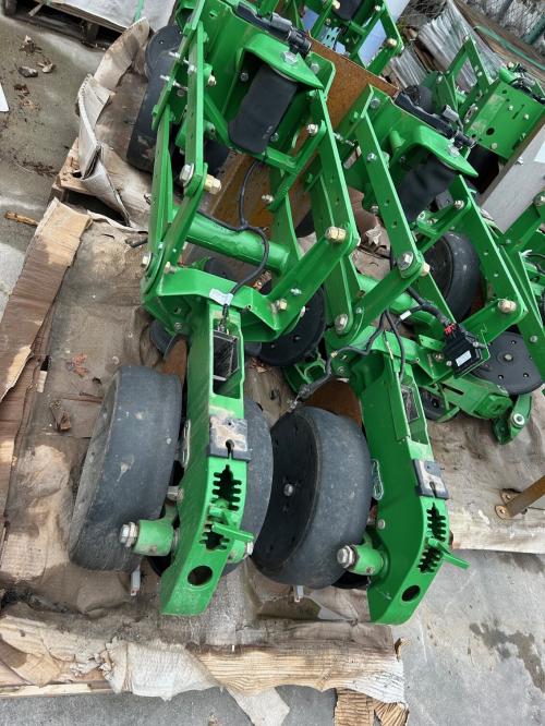  John Deere XP row unit w/ closing wheels, long arms,