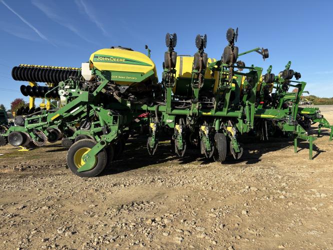 John Deere 1790