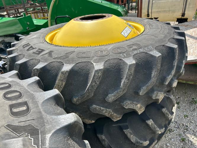 John Deere 520/85R38 DUAL KIT
