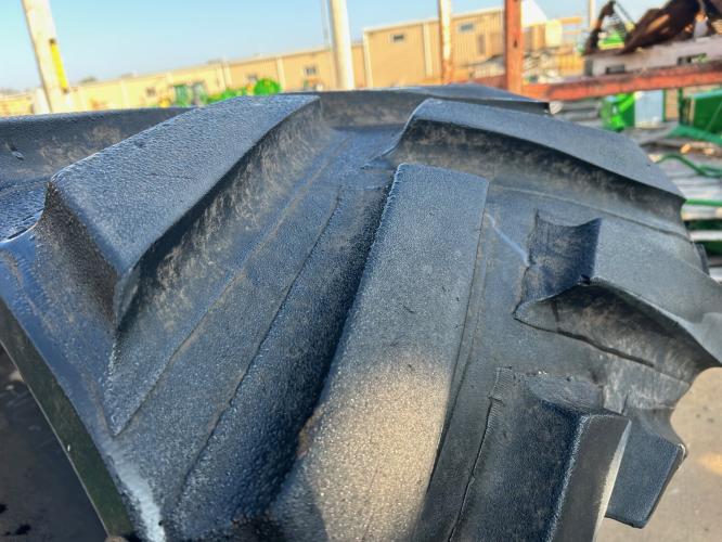 John Deere R571656 - 24" front  TRACK 8RX