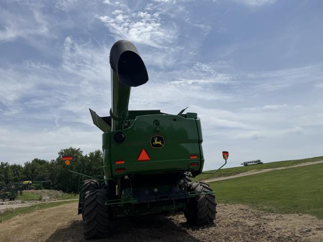 John Deere S780