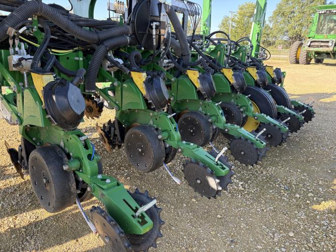 John Deere 1775NT