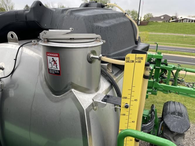 John Deere 412R