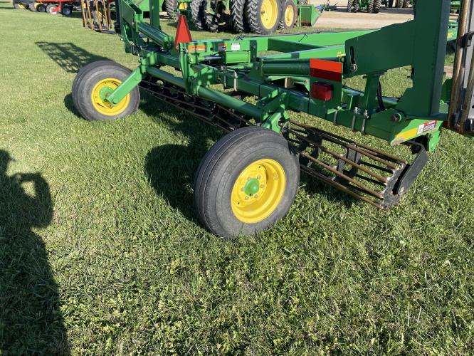John Deere 200