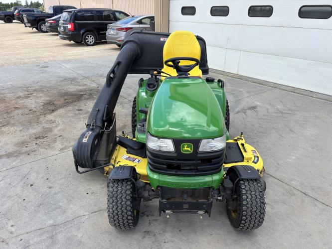 John Deere X585