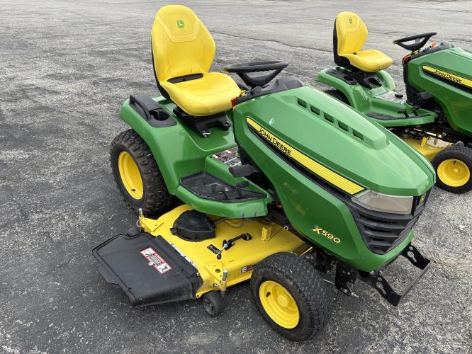 John Deere X590