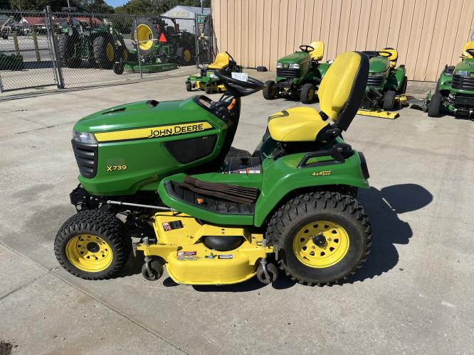 John Deere X739