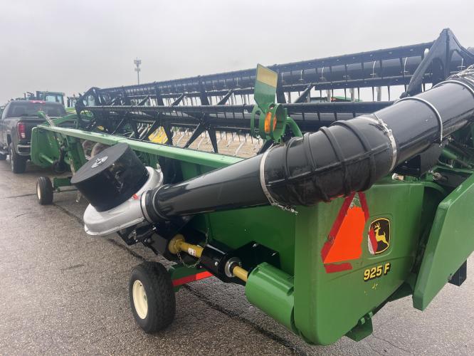 John Deere 925F