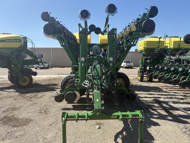 John Deere 1790