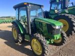 John Deere 5055E
