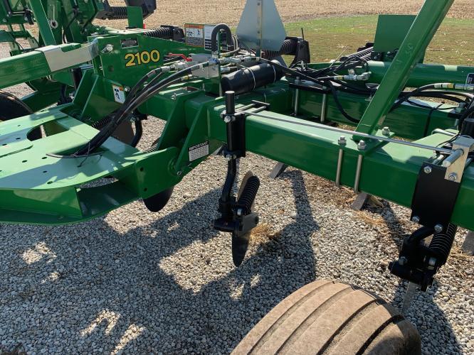 John Deere 2100