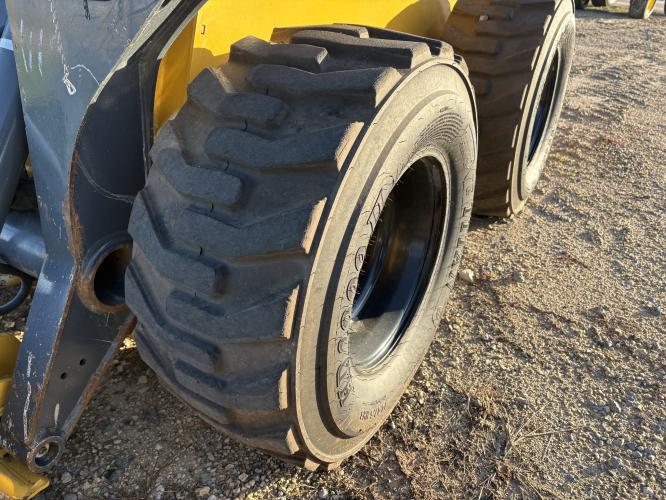 John Deere 330G