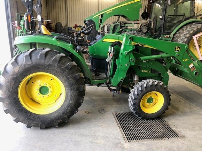 John Deere 4066R