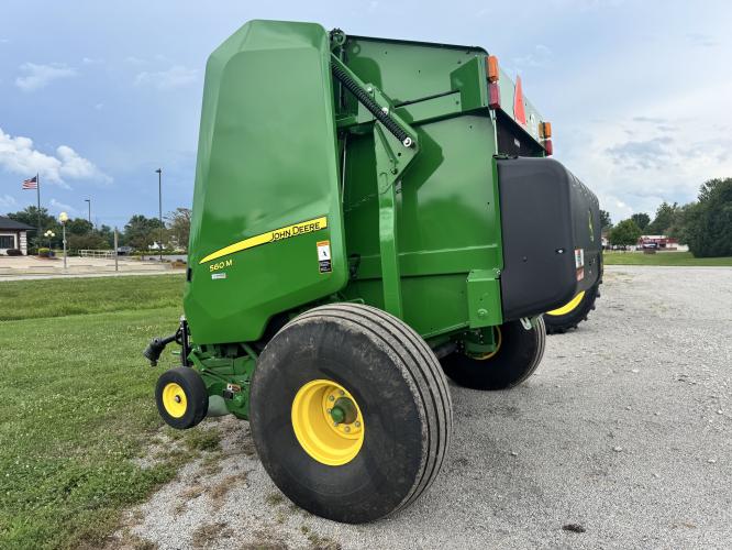 John Deere 560M