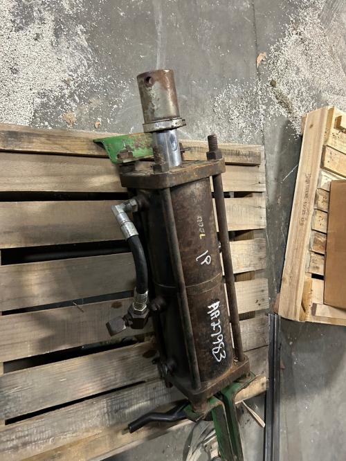  John Deere AA27983 MASTER CYLINDER 7000 8/12R