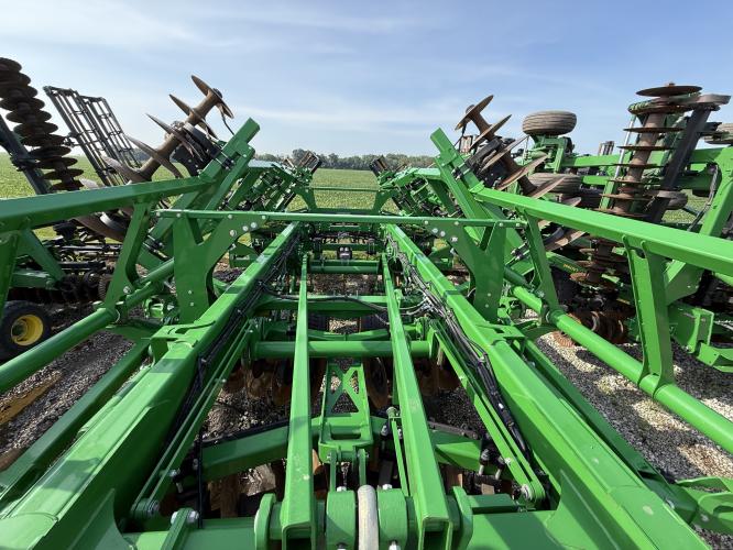 John Deere 2730