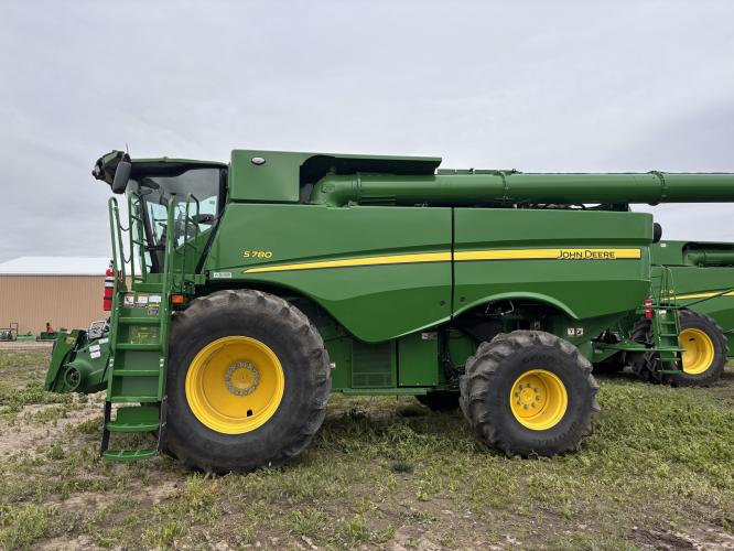 John Deere S780