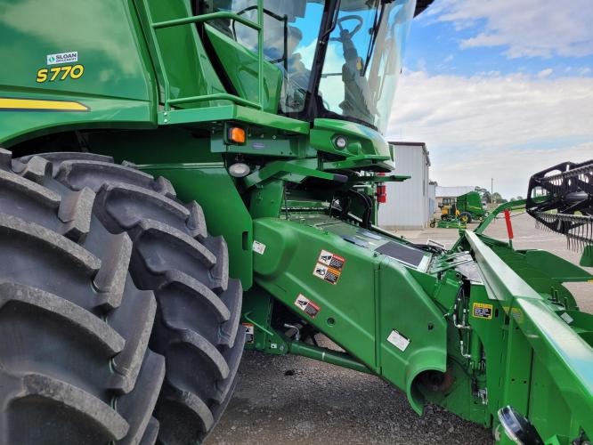 John Deere S770