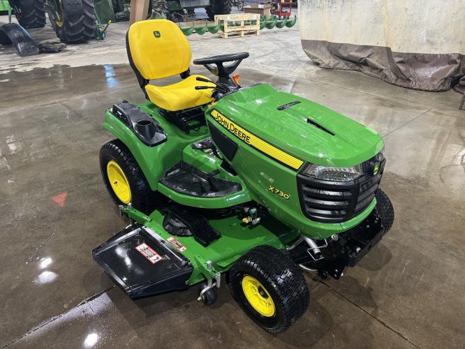John Deere X730