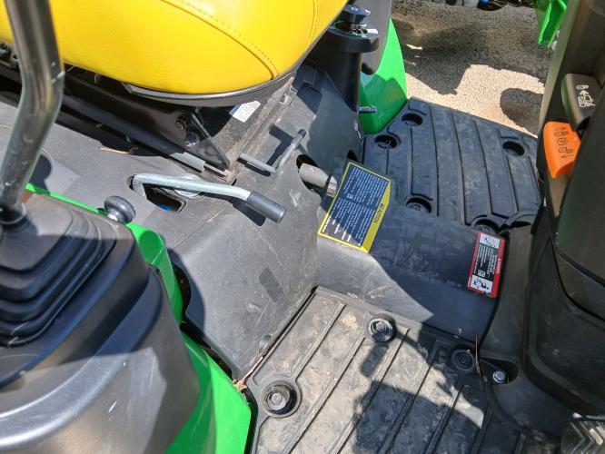 John Deere 1025R