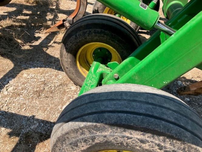 John Deere 2720