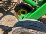 John Deere 2720