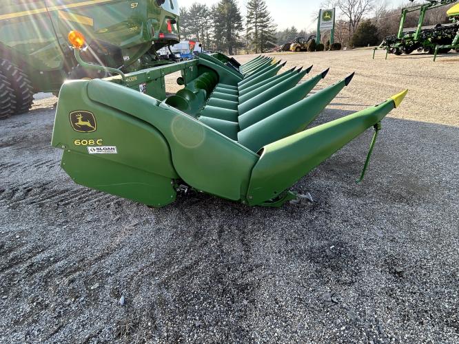 John Deere 608C
