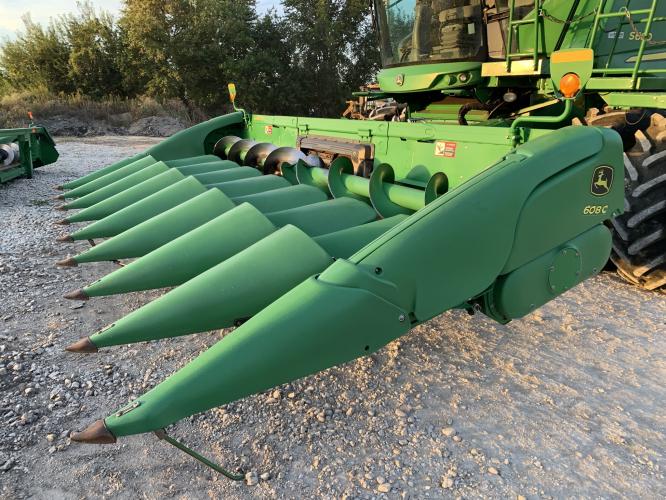 John Deere 608C